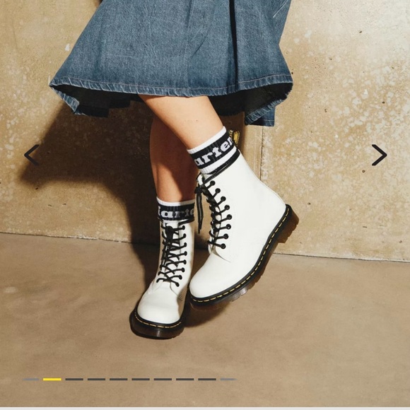 Doc Martens 1460 SMOOTH LEATHER LACE UP BOOTS, white size 6 - Picture 2 of 15